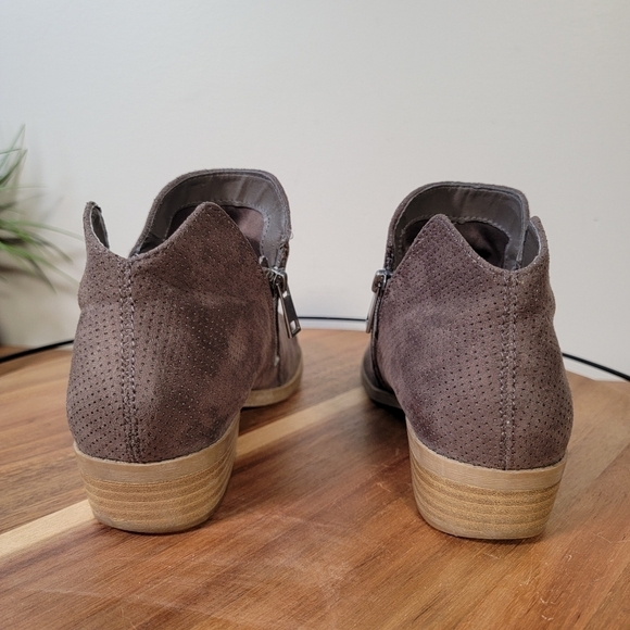 Universal Threads Dylan Faux Suede Ankle Boots Size 6.5 - Picture 6 of 15